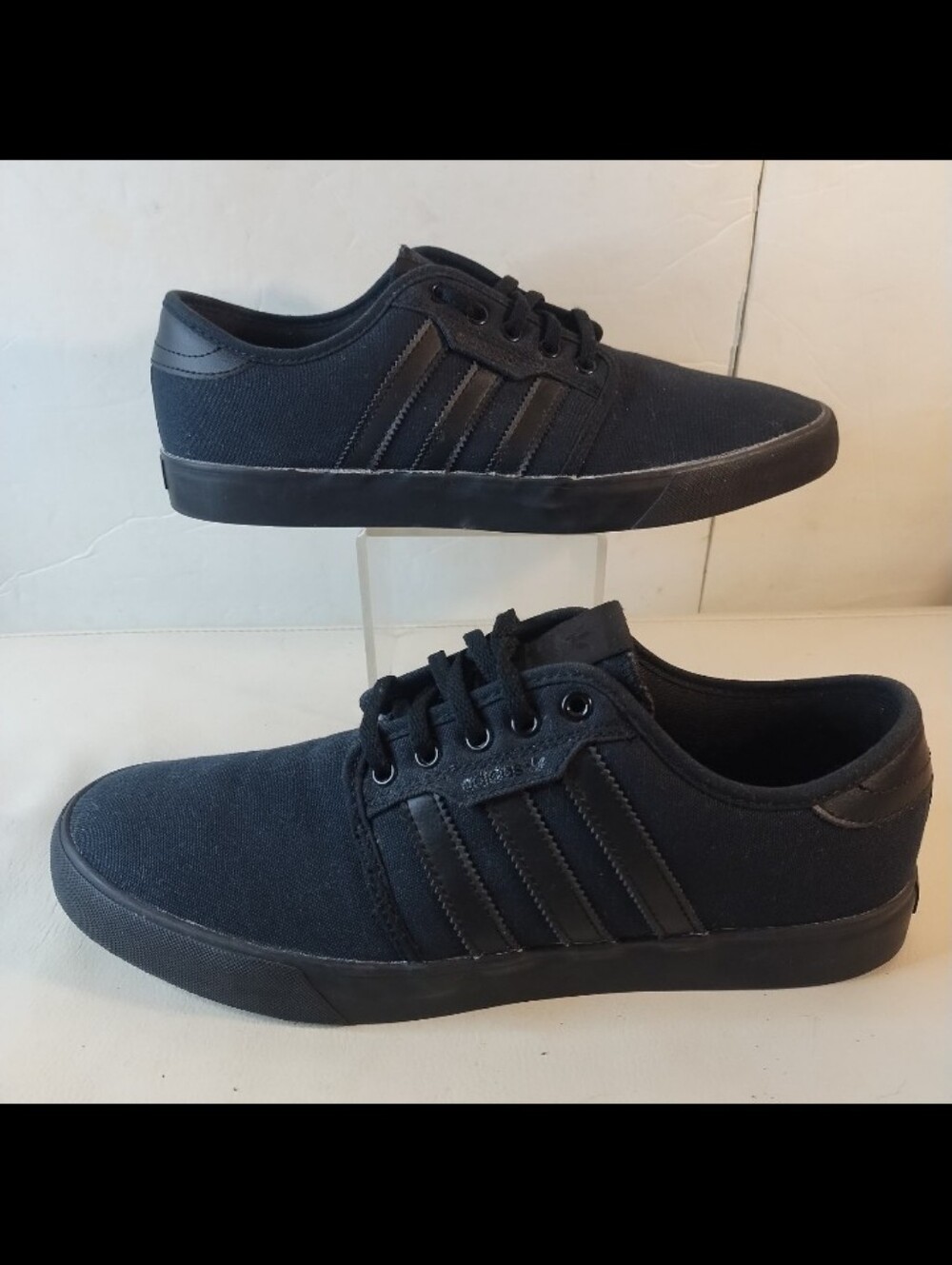 ADIDAS SEELEY LIFESTYLE CASUAL SKATE SHOE MENS SIZE 10.5 AQ8531 TRIPLE BLACK GUM